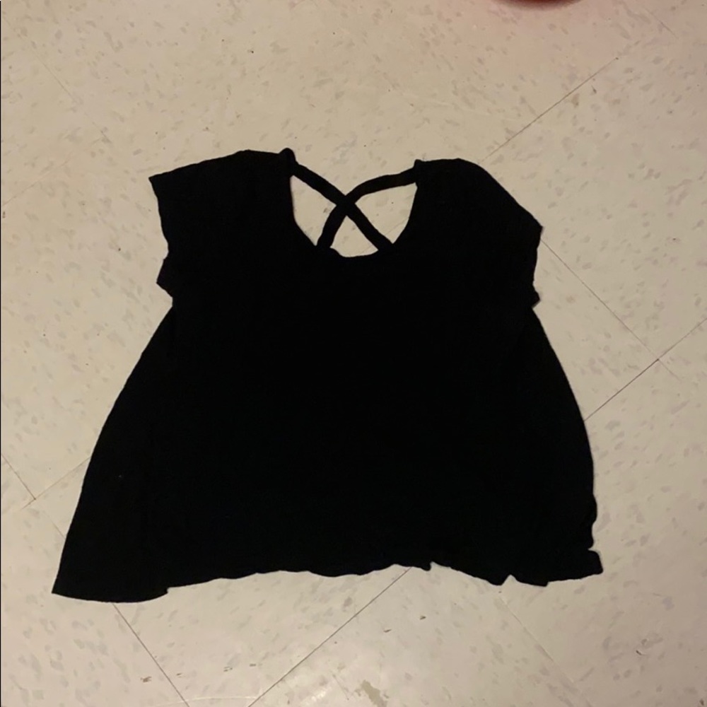 Black crisscrossed tee.